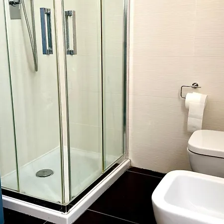 N275 - Numana, Trilocale In Centro Con Delizioso Giardino * Нумана