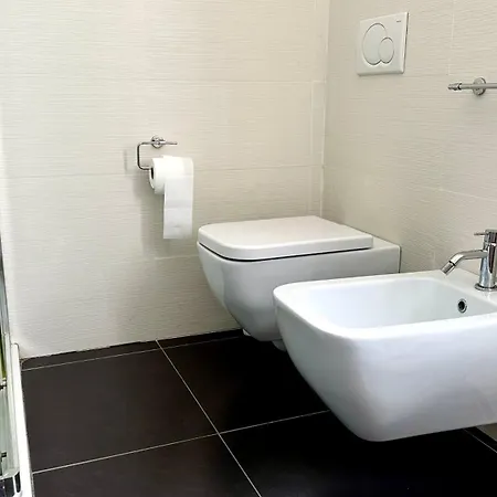 N275 - Numana, Trilocale In Centro Con Delizioso Giardino דירה *