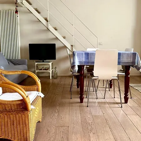 N275 - Numana, Trilocale In Centro Con Delizioso Giardino ヌマーナ